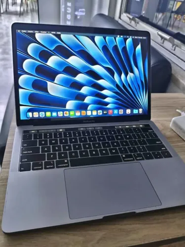 MACBOOK PRO TOUCHBAR ACEITO TROCA SÓ 12X 256 MUITO NOVO COM BIOMETRIA ENTREGO
