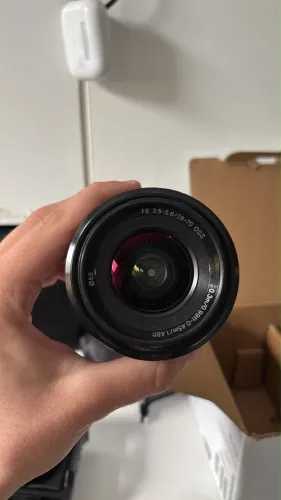 Lente Sony FE 28-70mm f/3.5-5.6 OSS - R$ 1.050