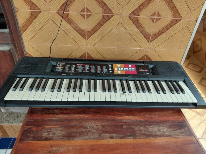 Teclado musical yamaha psr f51 