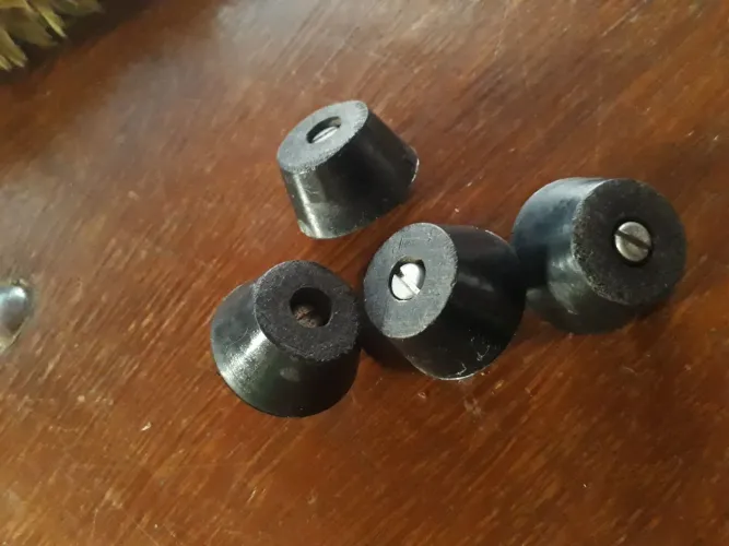 Pezinho para caixa de som