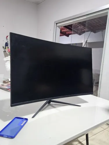 Monitor gamer mancer valak, 27pol, curvo, FHD, 240hz. (vem com led atrás)