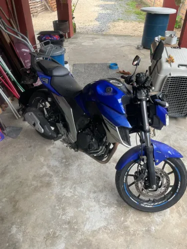 Fazer 250 Azul - Moto pouquíssimo usada