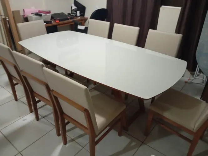 Mesa de madeira completa