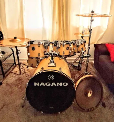 BATERIA NAGANO ** R$5.500,00**COMPLETA**NÃO ACEITO TROCA / NÃO ACOMPANHA OS PRATO **