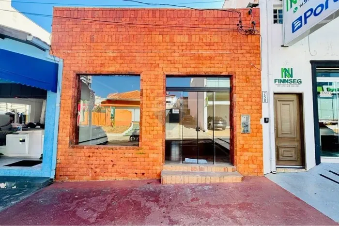 Aluga-se ponto comercial na Visconde do Rio Branco.