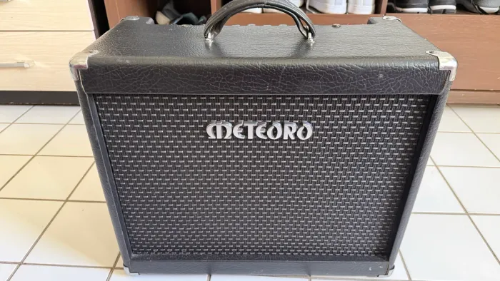 Amplificador Meteoro MGV30