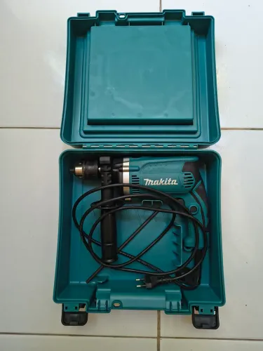 Furadeira Makita 1630