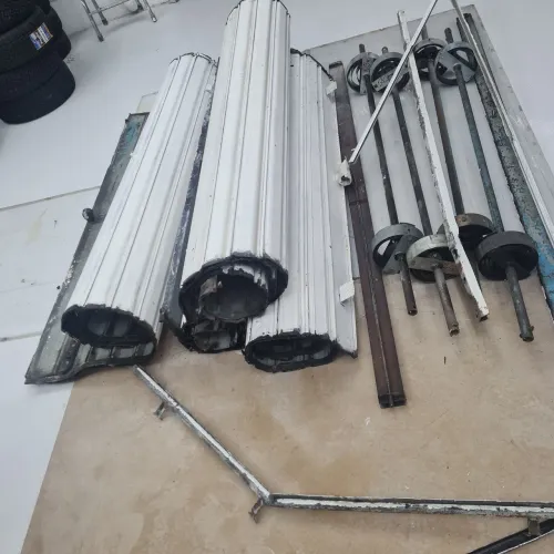 4kit portas de aço em ótimo estado pintadas de branca