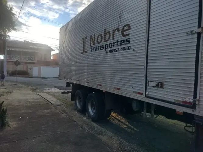 Ford Cargo Truck Baú 11 Metros - Excelente Estado - R$ 130.000