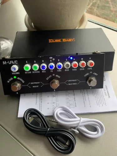 Pedaleira de guitarra M-vave cube baby