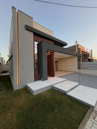 CASA À VENDA NO CONDOMÍNIO ECOVILLE 1