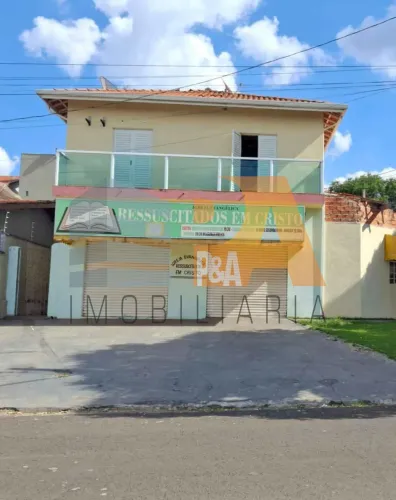 Casa Comercial à Venda em Jaguariúna-SP: 3 Quartos, 5 Banheiros, 3 Vagas de Garagem no Jar