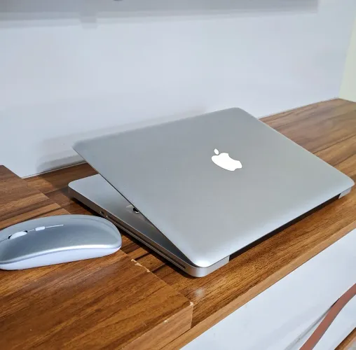 MacBook Pro - i7 | SSD 240GB | Carregador Original
