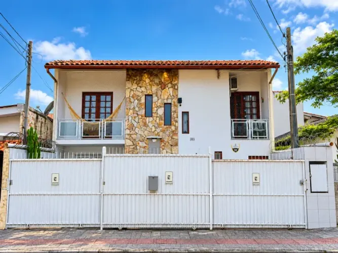Apartamento em Capoeiras - 15 minutos centro Florianópolis