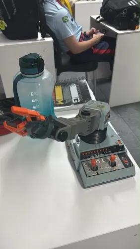 Armatron anos 90 mais 2 brinquedos