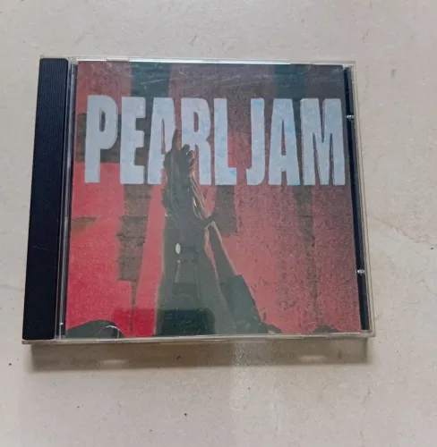 CD Pearl Jam - Ten. Lançado em 1991. CD novo.