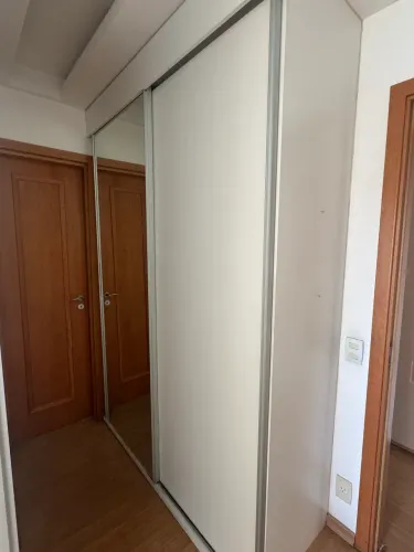 Guarda roupa com porta de correr