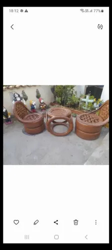 Jogo de 2 poltronas e 1 mesa de centro