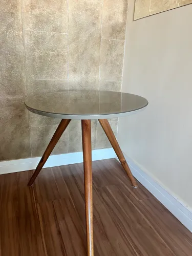 Mesa lateral
