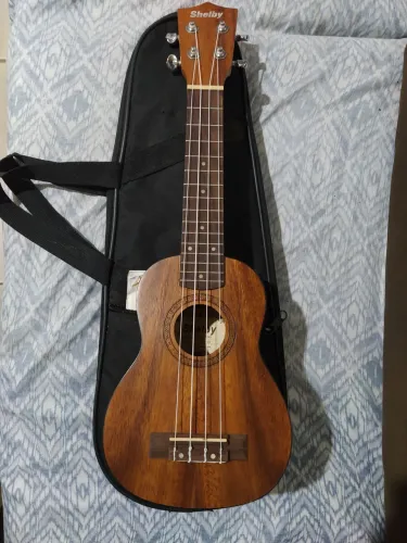 Cavaquinho/Akulele Shelby