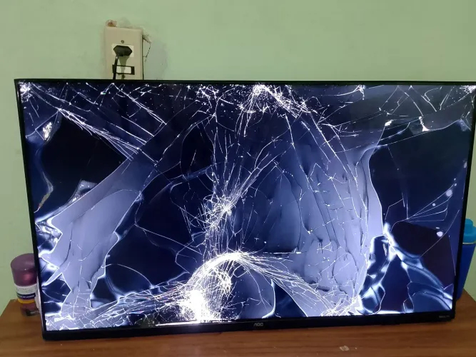 tv 43AOC