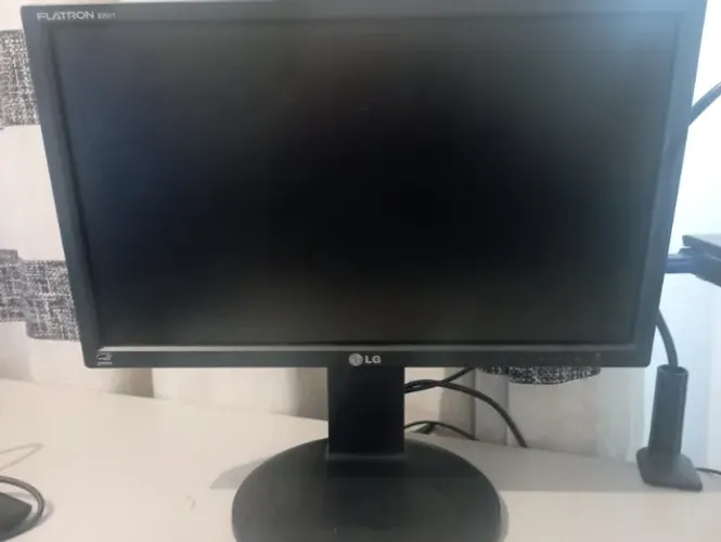 Monitor LG - Flatron E2011