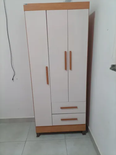 Vendo guarda roupa com nota fiscal tem só uma semana de usado