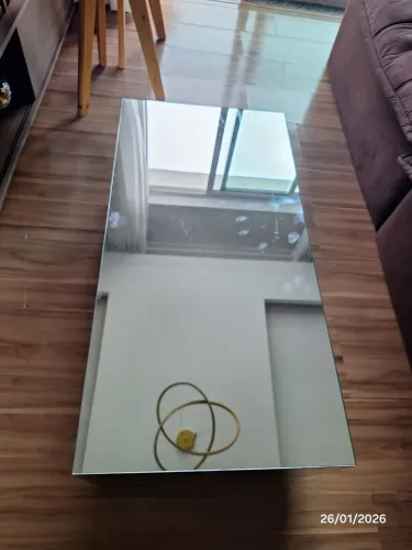 Mesa de centro espelhada 