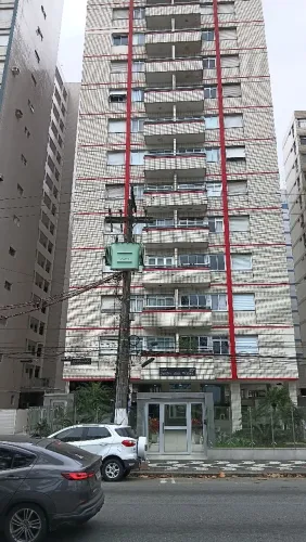 Prédio no Embare de frente para o mar com vista lateral do 9° andar com 53mts de área util
