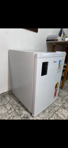 FRIGOBAR MIDEA 67 LITROS BRANCO SEMI NOVO