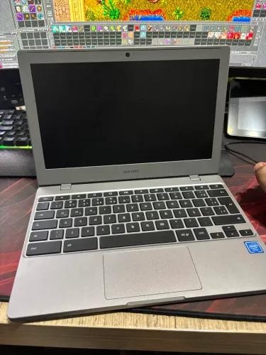 Chrome book Samsung precisa trocar a bateria