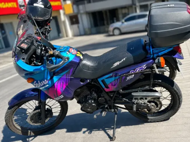 Linda Sahara 1997. Troco por automóvel do meu interesse.