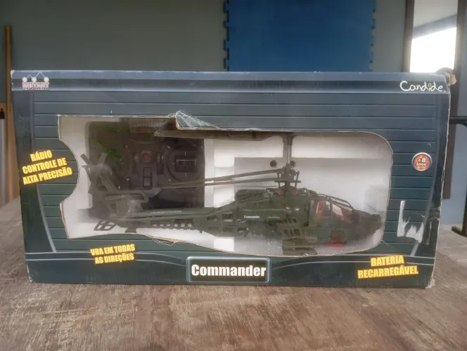 Vendo helicóptero Candide em excelente estado