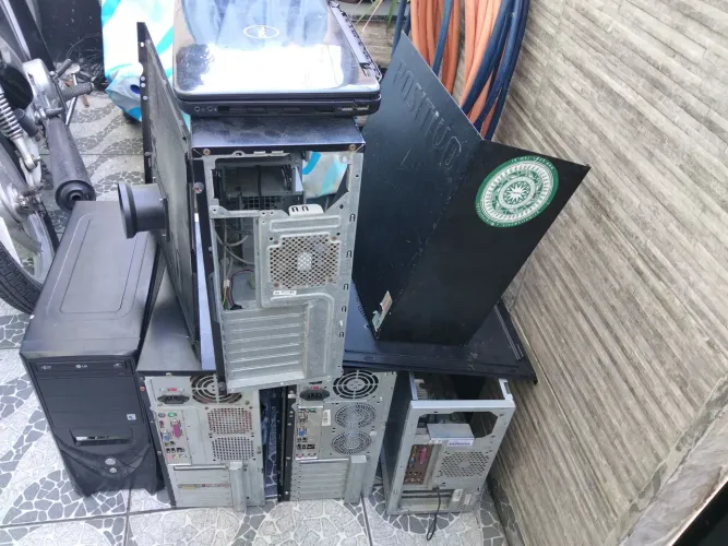 Todos os computadores com placa mãe e algumas placas de memória tudo para sair o mais