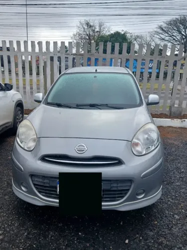 Nissan March SR 1.6 16V Flex Fuel 5P 2012