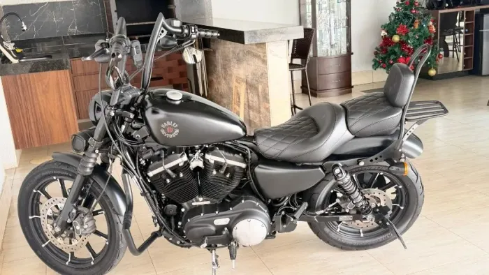 Harley-Davidson Sportster Iron 883 - 2019 - Impecável e equipada!!