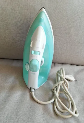FERRO DE PASSAR ELECTROLUX - MODELO SIE70