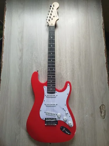 ? Guitarra Queens Semi Nova - Conservada ?