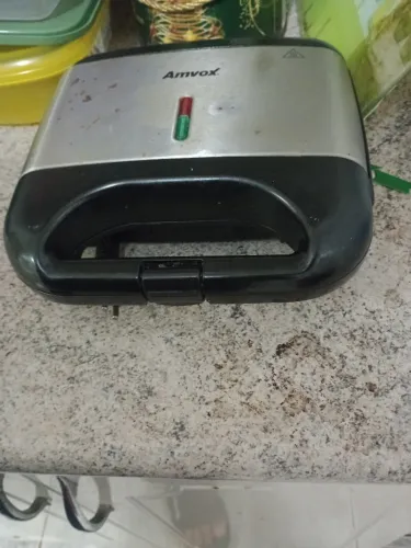 Sanduicheira Amvox Antiaderente - Funcionando Perfeitamente