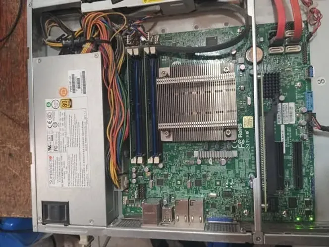 Torro servidor super micro diebold proc Xeon E3 1231  8 gigas ram sem HDs perfeito funcion