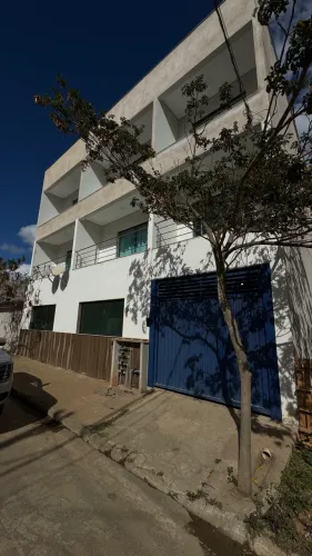 Casa Moderna com 120 m² | 2 Quartos | Garagem | Financiável | Troco | Piedade de Caratinga