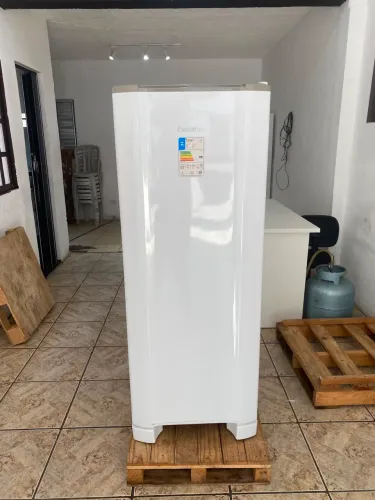Geladeira Pequena Novíssima - ENTREGO
