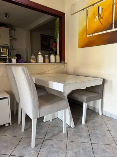 Mesa de Jantar Extensível J. Marcon + Cadeiras e Banco