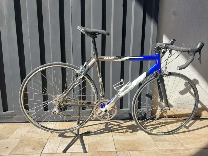 BICICLETA CALOI RACE 10V SUPER CONSERVADA