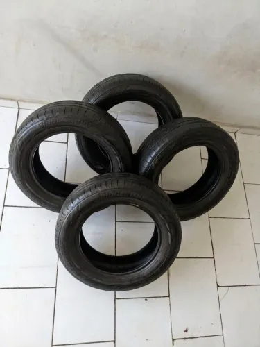 Jogo 4 Pneus (ou 350 cada) 185/65R15 Bridgestone Ecopia - Pouco Rodado.