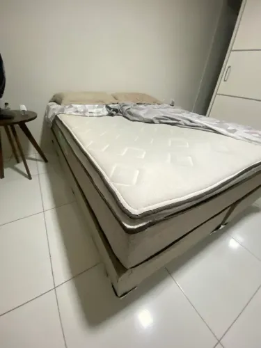 Cama queen casal