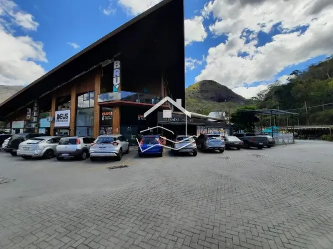 Loja- Petrópolis, Corrêas
