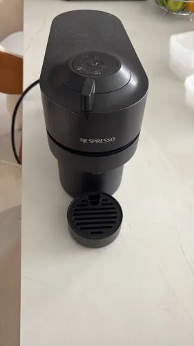 Cafeteira Nespresso Vertuo Pop preta