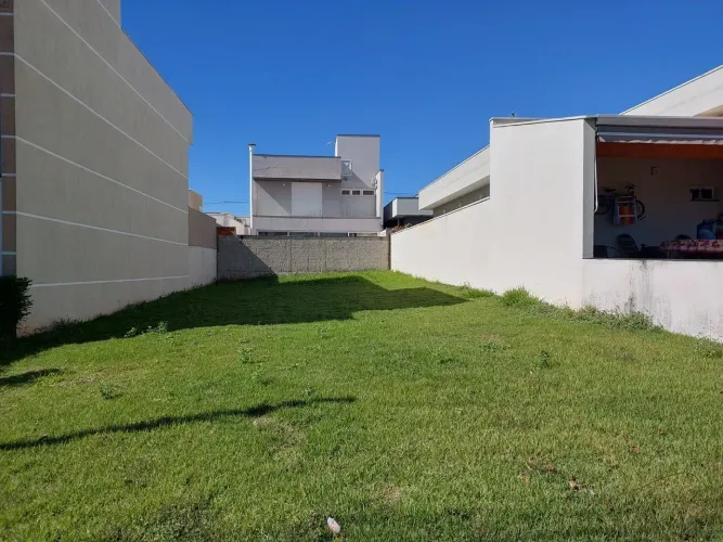 Terreno Plano de 250 m² à Venda no Condomínio Jardim do Jatobá Hortolândia