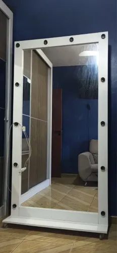 Espelho de Camarim com bucal para lâmpada